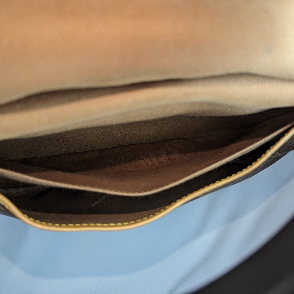 LOUIS VUITTON Saumur 35 Saddlebag - Picture 13 of 13
